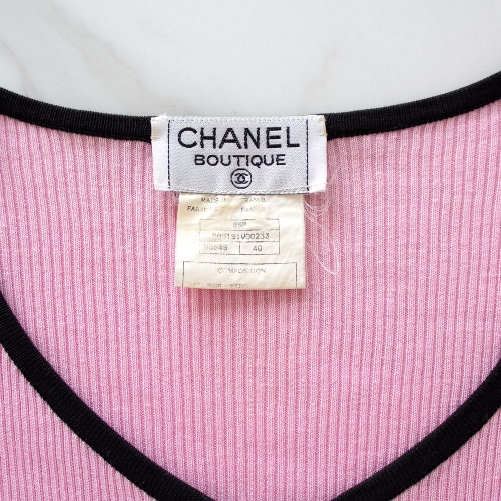 Iconic Chanel Vintage 1995 Pink 95P CropCardigan - Picture 5 of 11